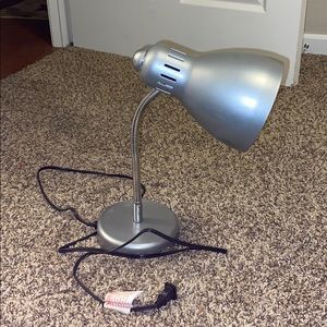 Adjustable desk lamp